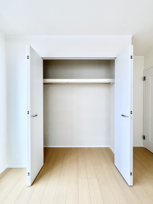 ���[�@�m���̃N���[�[�b�g�B���s��������̂Ō���̈ߗނ�����������܂�܂��B