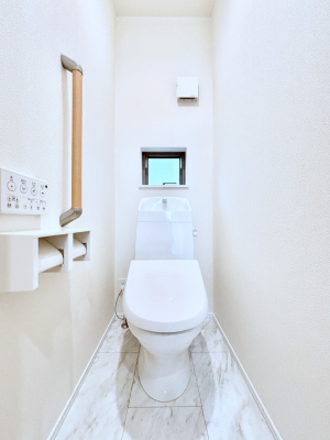 �g�C���@�g�C����1�K��2�K���ꂼ��ɔz�u����Ă��ĂƂĂ��֗��ł��B 