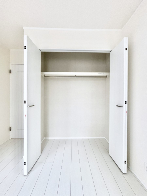 ���[�@�m���̃N���[�[�b�g�B���s��������̂Ō���̈ߗނ�����������܂�܂��B