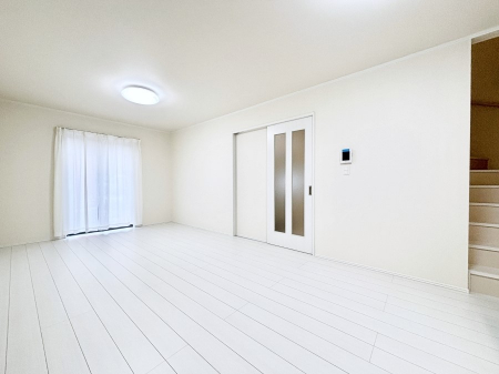 ���r���O�@�Ƒ��c���̎��Ԃ����������Ȃ��났�̃��r���O�_�C�j���O�B   