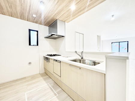 �L�b�`���@���������Ȃ���ł����Ƒ��Ƃ̉�b���y���߂�ΖʃL�b�`��