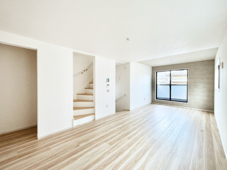 ̑ρ@u܁vuvƑƂ̃R~jP[V[܂郊rOCKi܂B 