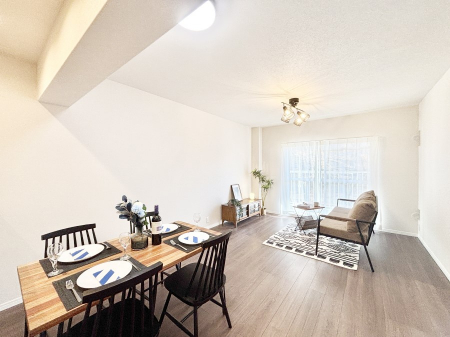 ���r���O�@���Ƒ��̓��₩�Șb�����ŕ�܂�閾�邢���r���O 