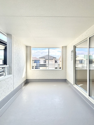 �o���R�j�[�@�C���i�[�o���R�j�[�Ȃ̂ŉJ�ł����󕨂����������o���āA���ʂ�������̂Ŋ������ǂ��A�������X�y�[�X�Ƃ��ďd�󂵂܂��B 