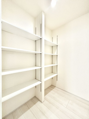 ���̑����ρ@�L�b�`���ɂ̓p���g���[�I�H�ނ̃X�g�b�N�͂������A���p�i�̎��[�Ȃǎg�����͂��낢��I