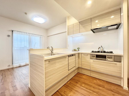 �L�b�`���@���������Ȃ���ł����Ƒ��Ƃ̉�b���y���߂�ΖʃL�b�`��