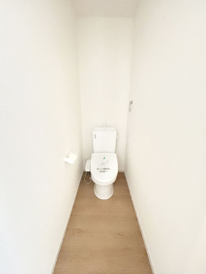 �g�C���@�g�C����1�K��2�K���ꂼ��ɔz�u����Ă��ĂƂĂ��֗��ł��B 