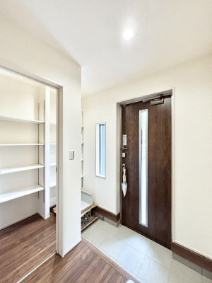 ց@It[Xy[X̂ŁAU炩肪ȌւXbLЕt܂B 