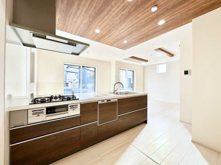 �L�b�`���@�������������I�ɁA�y�����I�V�X�e���L�b�`��  