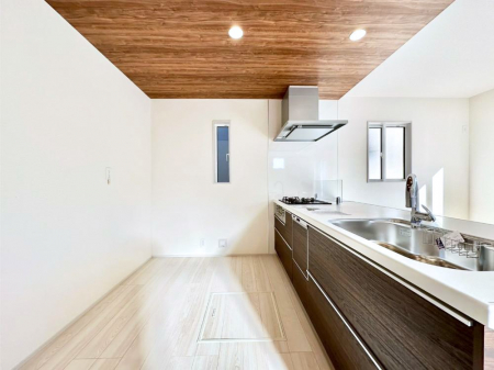 �L�b�`���@�|�b�v�A�b�v�V�䂪�f�G�ȃL�b�`���I��������̂ō̌����Ƃꊷ�C�ɂ��𗧂��܂��B