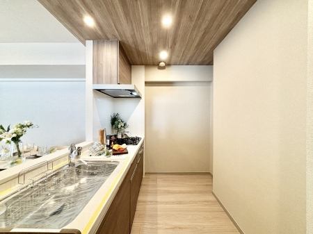 ӊ@wZ 1200m u؎s@񒆊wZ