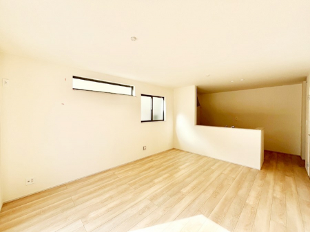 ���r���O�@���Ƒ��̓��₩�Șb�����ŕ�܂�閾�邢���r���O