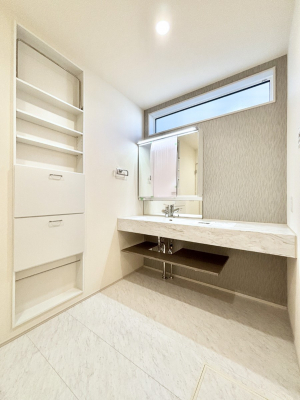 ���̑��@�������̂�����K��Ԃł��B�����̐g�x�x���C�����ǂ����g�������܂��B 