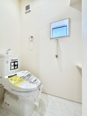 �g�C���@�g�C����1�K��2�K���ꂼ��ɔz�u����Ă��ĂƂĂ��֗��ł��B 