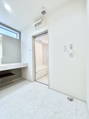 ���̑��@�L�X�Ƃ�Ƃ�̂��郉���h���[�X�y�[�X�B  