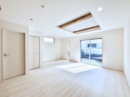 ���̑����ρ@�Ƒ��̏Ί炪���R�Ɛ��܂�Ă���A����ȕ��͋C�̃_�C�j���O�Ɏd�オ���Ă��܂��B