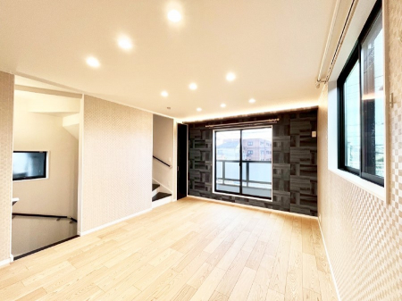 ̑ρ@ƑƂ̃R~jP[V[܂郊rOCKi̗p_CjO