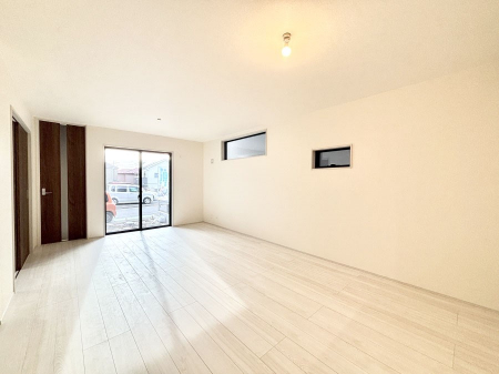 ���̑����ρ@�傫�ȑ����炽���Ղ�̗z���ƕ����������郊�r���O  