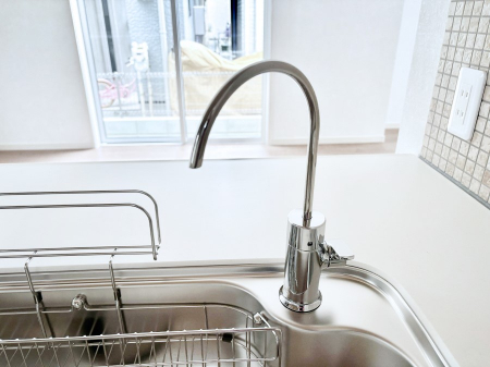 ���̑����ρ@�Ɨ��^�r���g�C���򐅊킪�W�������I