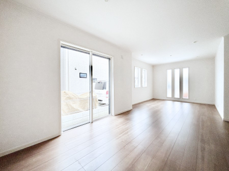 ���r���O�@�傫�ȑ����炽���Ղ�̗z���ƕ����������郊�r���O