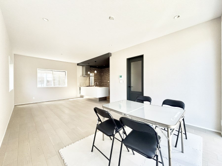 rO@Ƒ̓₩Șbŕ܂閾邢rO