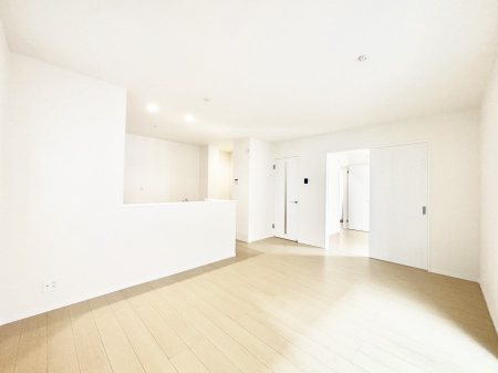 ̑ρ@Ƒ̏Ί炪RƐ܂ĂAȕ͋C̃_CjOɎdオĂ܂B