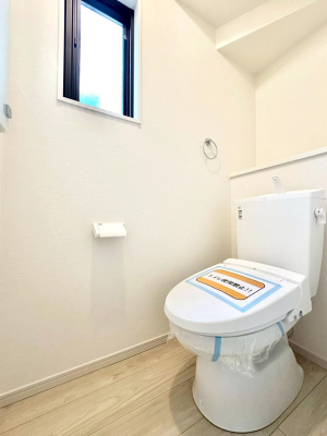 �g�C���@�g�C����1�K��2�K���ꂼ��ɔz�u����Ă��ĂƂĂ��֗��ł��B 