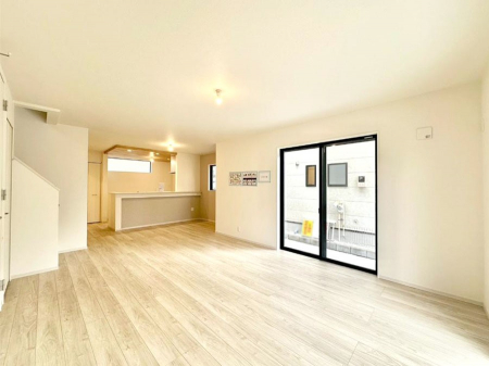 ���r���O�@�Z�ޕ��̌��������o�����A�C���e���A���l����̂��y���݂ȃ��r���O�ł��I 