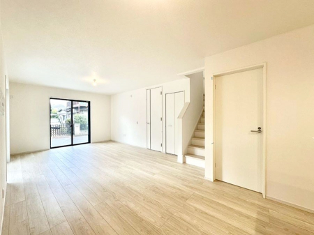 ���̑����ρ@���r���O�K�i���Ƒ��̏Ί�Ɖ�b���Ȃ��ł���܂�  