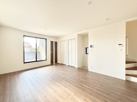 ���r���O�@���� ���r���O�K�i�A������؂ȉƑ��ƃR�~���j�P�[�V�������Ƃ��Ƒ��v���̊Ԏ��