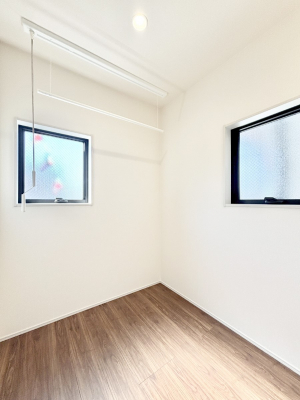 ���̑��@�QF�o���R�j�[���̍L�X�Ƃ�Ƃ�̂��郉���h���[�X�y�[�X�B  