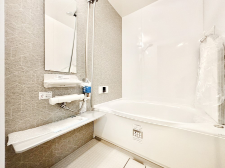 @u₩ȐF̃oX[ŋCオ܂