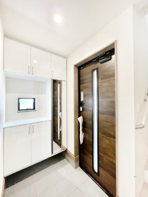 ���ց@���փh�A�ɃX���b�h���C���������Ă���̂Ō��̉��o�����Ă���܂�