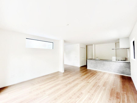 ̑ρ@Ƒ̏Ί炪RƐ܂ĂAȕ͋C̃_CjOɎdオĂ܂B