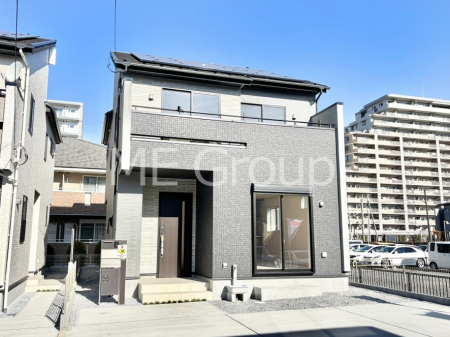 ���n�O�ώʐ^�@�������ꂽ�O�ρA�㎿�ȏZ��Ԃ��L���鎺���͉i�����S���ĉ߂�����Z���ł��B 