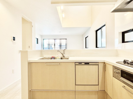 �L�b�`���@���������Ȃ��炲�Ƒ��Ƃ̉�b���y���߂�ΖʃJ�E���^�[�L�b�`��