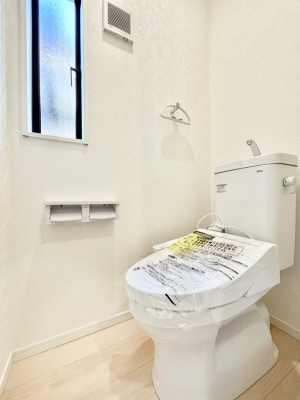 �g�C���@�g�C����1�K��2�K���ꂼ��ɔz�u����Ă��ĂƂĂ��֗��ł��B 