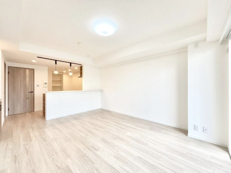 ���r���O�@���Ƒ��̓��₩�Șb�����ŕ�܂�閾�邢���r���O  