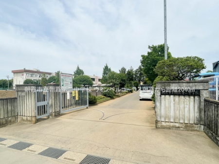 ���ӊ��@���w�Z 2040m �����s��������񒆊w�Z