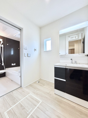 ���̑��@�L�X�Ƃ�Ƃ�̂��郉���h���[�X�y�[�X�B  