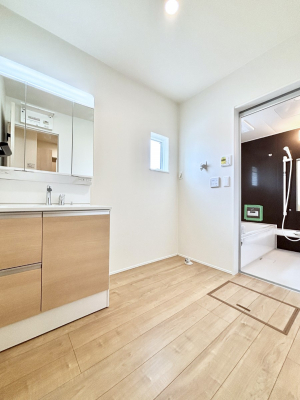 ���̑��@�L�X�Ƃ�Ƃ�̂��郉���h���[�X�y�[�X�B  