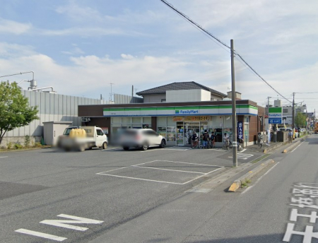 ���ӊ��@�R���r�j 500m �t�@�~���[�}�[�g �O���˃���X