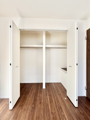 ���[�@�m���̃N���[�[�b�g�B���s��������̂Ō���̈ߗނ�����������܂�܂��B