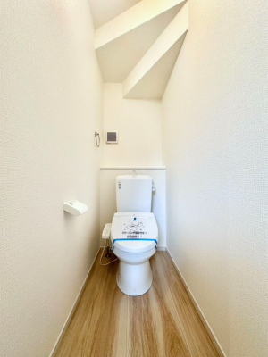 �g�C���@�g�C����1�K��2�K���ꂼ��ɔz�u����Ă��ĂƂĂ��֗��ł��B 