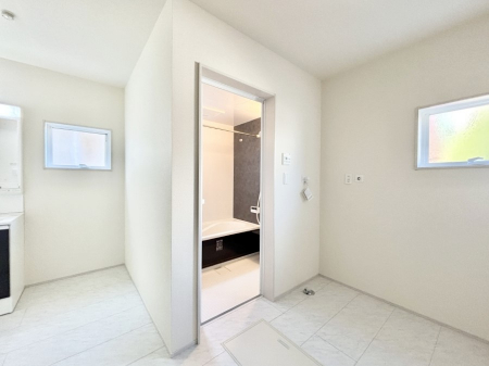 ���ʑ�E���ʏ��@���������Ă���̂Ŏ��C�̑����ꏊ�ł����C���ł����K�ł��B�����̐g�x�x���C�����ǂ��s���܂��ˁB