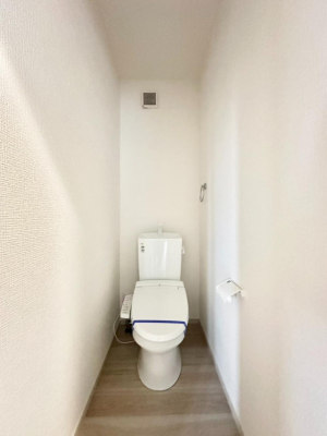 �g�C���@�g�C����1�K��2�K���ꂼ��ɔz�u����Ă��ĂƂĂ��֗��ł��B 