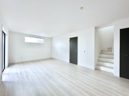 ���r���O�@�����u�������܁v�u��������v�Ƒ��Ƃ̃R�~���j�P�[�V�������[�܂郊�r���O�C���K�i�B 