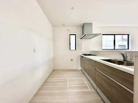 �L�b�`���@�u�₩�ȕ����ʂ蔲����L�b�`���B��������̂Ŗ��邭���C�ɂ��𗧂��܂��B