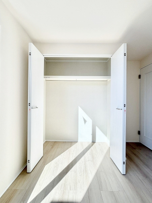 ���[�@�m���̃N���[�[�b�g�B���s��������̂Ō���̈ߗނ�����������܂�܂��B