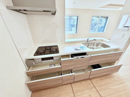 ���̑����ρ@�L�����[�B�|�������G�߂̏��������[���邱�Ƃ��ł��܂��B